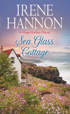 Sea glass cottage [large type] /