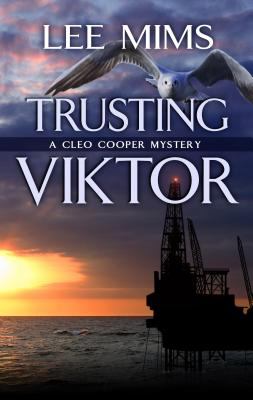 Trusting Viktor [large type] : a Cleo Cooper mystery /