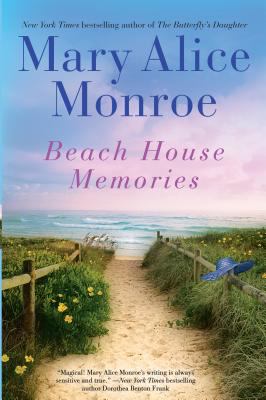 Beach house memories [large type] /