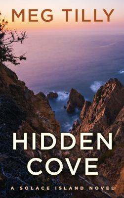 Hidden cove [large type] /